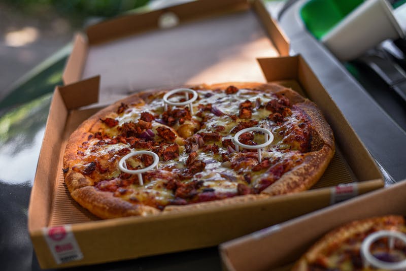 pizza luce contact - fresh pizza ready for order